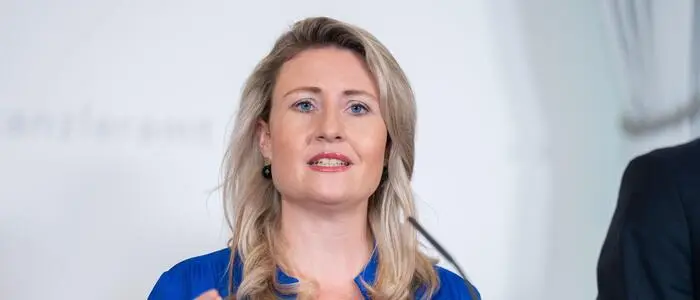 Frauenministerin Susanne Raab sitzt in gleich sechs Verhandlungsteams