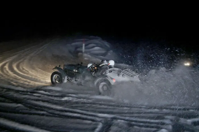 Gleich am ersten Tag stand die Bergprüfung auf den Dachstein an - und die knapp 50 Teams der Planai Classic kämpften sich durch den Tiefschnee Richtung Dach der Steiermark.