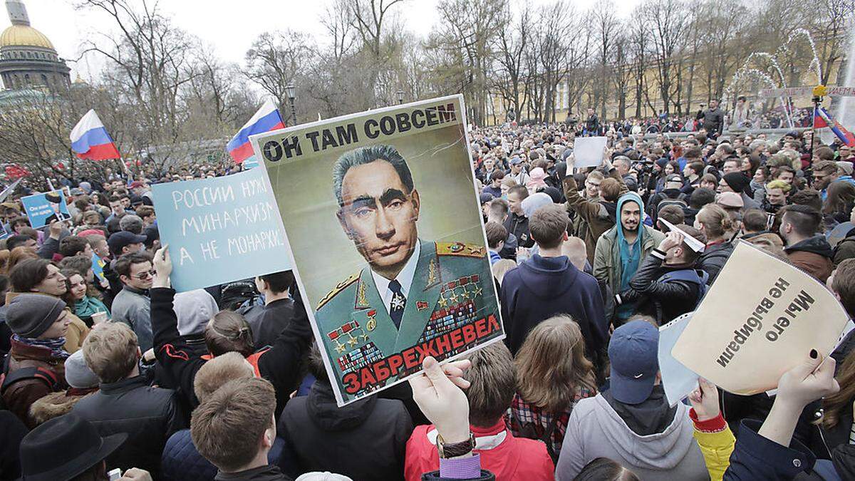 Auch in St. Petersburg protestierten die Massen gegen Putin.