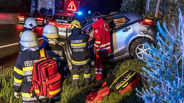 Der Lenker wurde bei dem Unfall verletzt