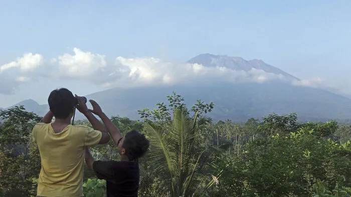 Der Vulkan auf Bali zeigt erhöhte Aktivität