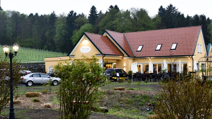 Rundumerneuert und um den Wellness- und Hotelbereich erweitert, präsentierte die Familie Pailer das neue Haus Grüne Au