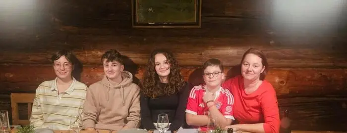 Regina Tatschl mit ihren vier Kindern: Lorenz, Lisa, Ludwig und Laura (v.r.) 