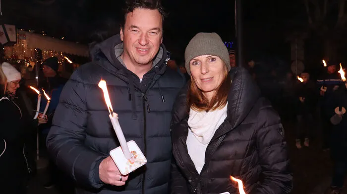 Nach der Begrüßung durch Bürgermeister Jochen Bocksruker starteten die Teilnehmer pünktlich um 19 Uhr und spazierten gemütlich rund um Bärnbach.