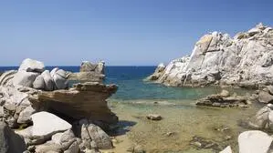 Die Küsten von Sardinien sind auch bei Urlaubern beliebt. Schmieraktionen werden aber gar nicht gern gesehen