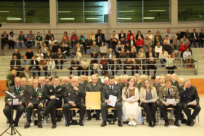 Winkelmaier gratulierte auch der ÖKB Ortsgruppe Fehring, die heuer ihr 150-jähriges Jubiläum feiert