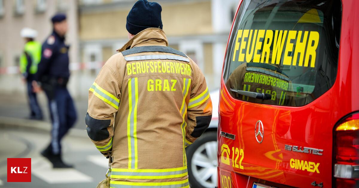 Weit-zu-sehen-Rauchs-ule-ber-Graz-Lkw-stand-in-Puntigam-in-Flammen