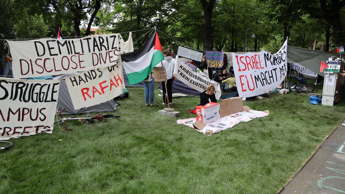Schon Anfang Mai errichteten Aktivisten ein Protestcamp auf dem Campus der Uni Wien.