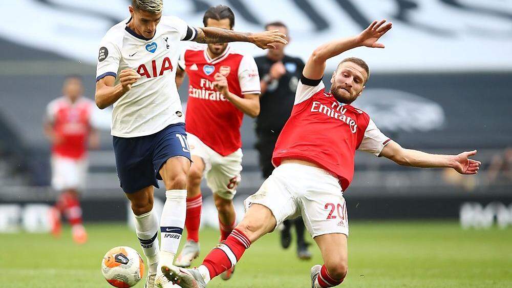 Tottenhams Erik Lamela (links) gegen Arsenal-Verteidiger Shkodran Mustafi