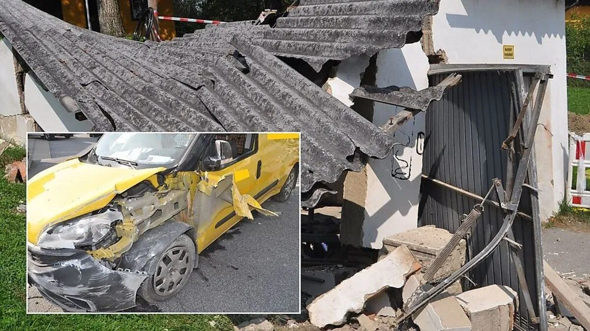 Das Auto prallte mit so großer Wucht gegen die Garage, dass diese einstürzte