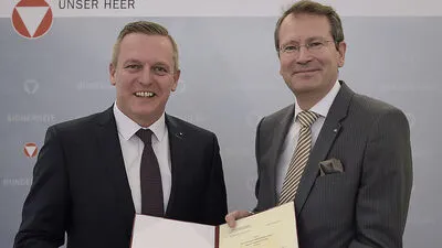 Wolfgang Baumann (rechts) ist seit Jänner Generalsekretär im Verteidigungsministerium