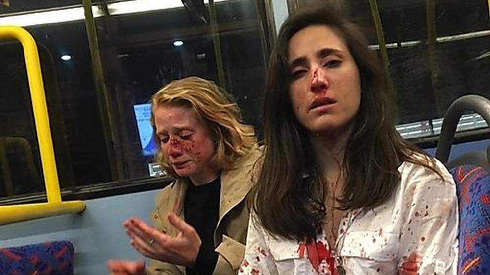 Das Paar war in einem Londoner Bus attackiert worden