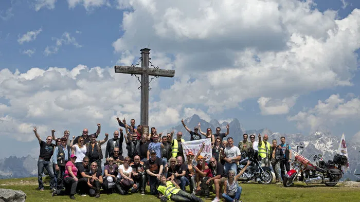 Prominenz, Party und PS: Rock the Roof brachte 1000 fette Bikes, Motorradfahrer und Rocker nach Schladming. Veranstalter Sepp Spielbichler freute sich über 12.000 Besucher. Klicken Sie sich durch den Bilderbogen!