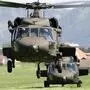 Zwei Hubschrauber