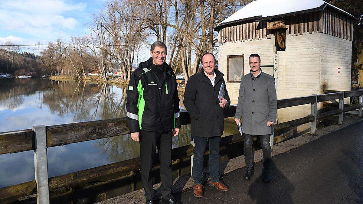 Feistritzwerke-Geschäftsführer Erich Rybar, Bürgermeister Christoph Stark und Projektleiter Arnold Schoberer