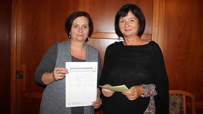 Claudia Klimt-Weithaler (links) und Karin Gruber von der KPÖ