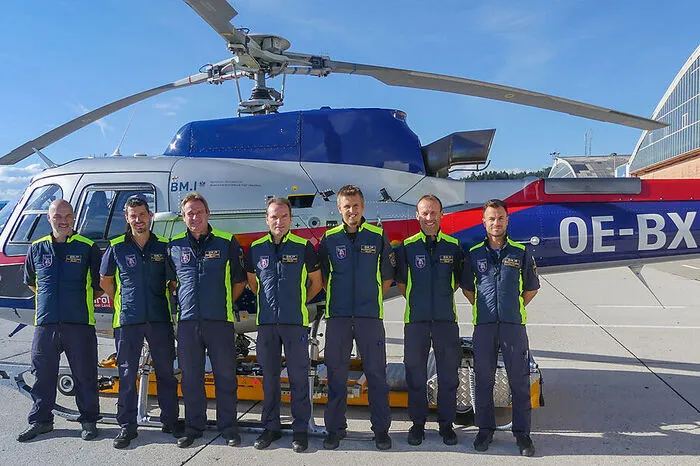 Die Piloten der FEST Klagenfurt: Mario Ferlic, Stefan Pichler, Ottmar Karner (Leiter), Josef Samonig, Klaus Jäger, Erwin Gross und Michael Seebacher (von links)