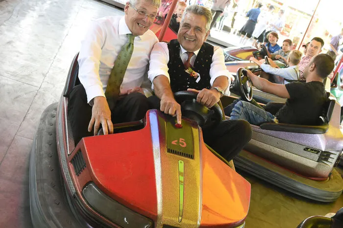 Mit Landeshauptmann Peter Kaiser beim Autodromfahren am Wiesenmarkt