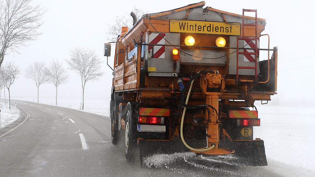 Das Auftausalz im Winter ist verantwortlich für die erhöhte Salzkonzentration in Brunnen auf der Pack (Sujet)