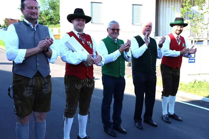 Bezirksobmann Franz Monschein empfing die Musiker und Musikerinnen