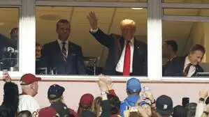 Beim Football-Spiel der Washington Commanders gegen die Detroit Lions wurde US-Präsident Trump gnadenlos ausgebuht und ausgepfiffen