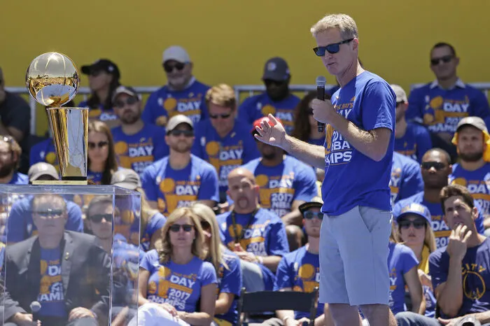 Trainer Steve Kerr