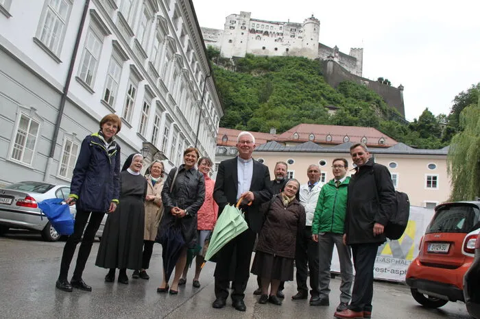 So hat sein Team ihm als Überraschung eine Führung zu seinem 60. Geburtstag (14. Juli) organisiert. Alle haben dicht gehalten, erst vor der Festungsbahn wurde das Geheimnis gelüftet.