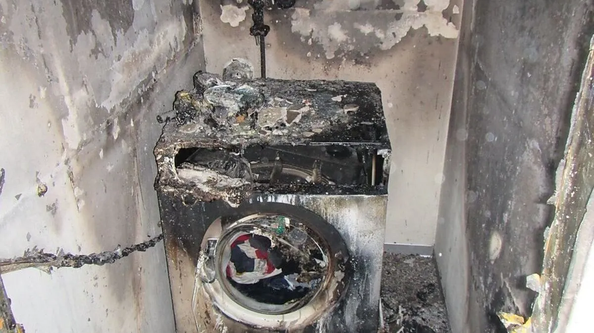 Eine Kerze auf der  Waschmaschine dürfte den Brand ausgelöst  haben