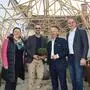 Finanzreferentin Sonja Skalnik, Rainer Böhm, Bürgermeister Josef Ober und Stadtrat Markus Billek bei der Eröffnung von „SchlichtSchön“