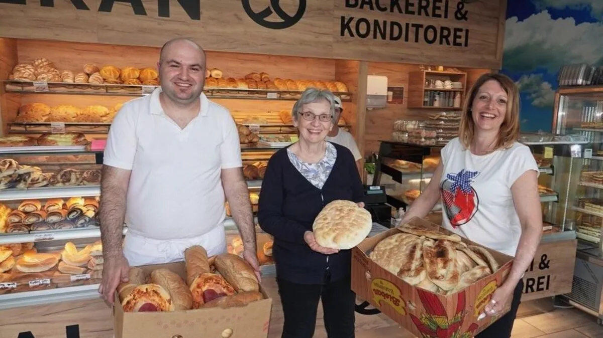 Inhaber Bäckermeister Blerim Demaj, Edith Kleinberger, Verkäuferin Sabine Weiss