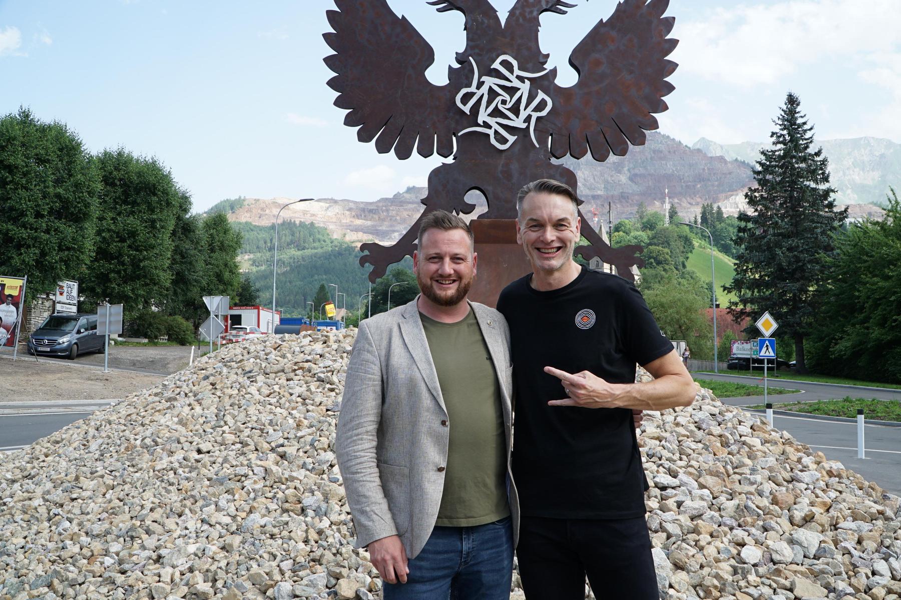 Napalm Records: Stählerner Adler schmückt den Eisenerzer Kreisverkehr
