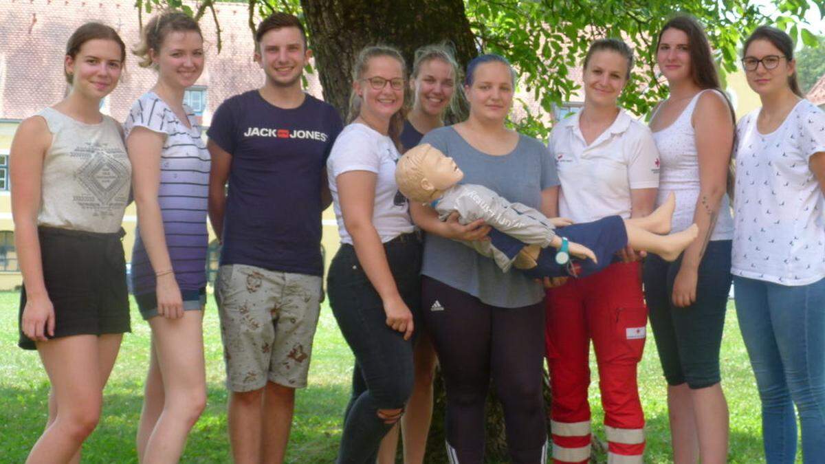 Eine Übungsgruppe in Laubegg mit Ausbildnerin Susanne Uhl