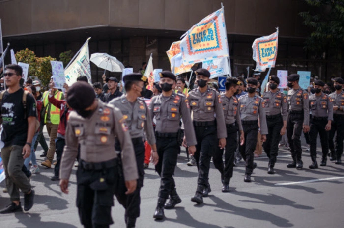 Die Polizei "begleitete" die Aktivistinnen und Aktivisten in Jakarta.