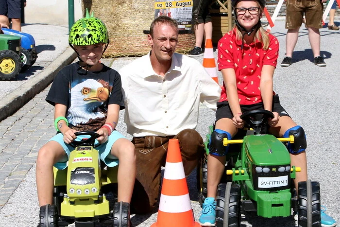 Das Trettraktor-Downhill-Rennen (Foto) am Samstag und das Schweine-Rennen am Sonntag zählten zu den absoluten Höhepunkten.