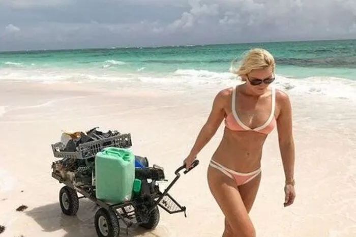. . . und hat auch noch ein wenige Müll auf dem Strand gesammelt. Vorbildlich.