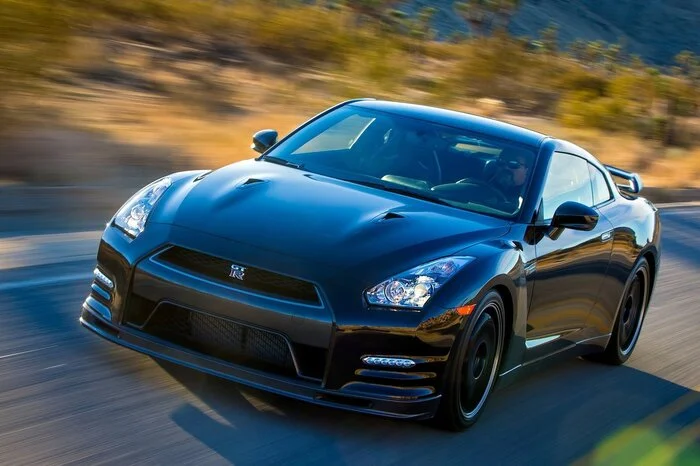 Nissan GT-R Nismo unterwarf die legendäre Nordschleife in 7.08,679 Minuten.