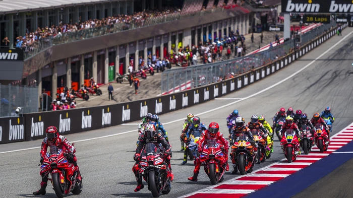 Die MotoGP zieht jedes Jahr zahlreiche Besucher:innen in ihren Bann