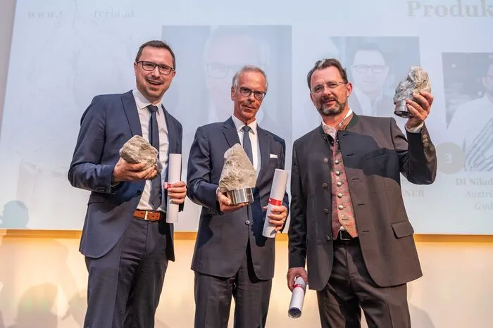 Preisträger in der Kategorie "Produktion": Christian Grabner (Finanzvorstand der Knapp AG), Gerhard Geisswinkler (Siemens) und Nikolaus Szlavik, Geschäftsführer der ADG Austria Druckguss GmbH.