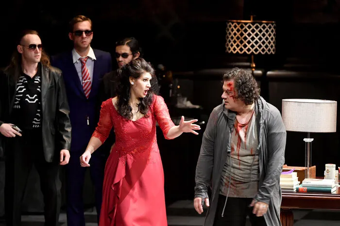 Anja Harteros sang dabei die Titelpartie der Operndiva in den Fängen der Mafia.