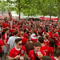 Die ÖFB-Fans am Breitscheidplatz