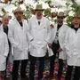 Gruppenbild mit Grillhendl: Bei der Regionale 2012 stellten die Cooks of Grind die Welt des Ornitholgen Blasius Hanf dar - mit "genießbaren Objekten"