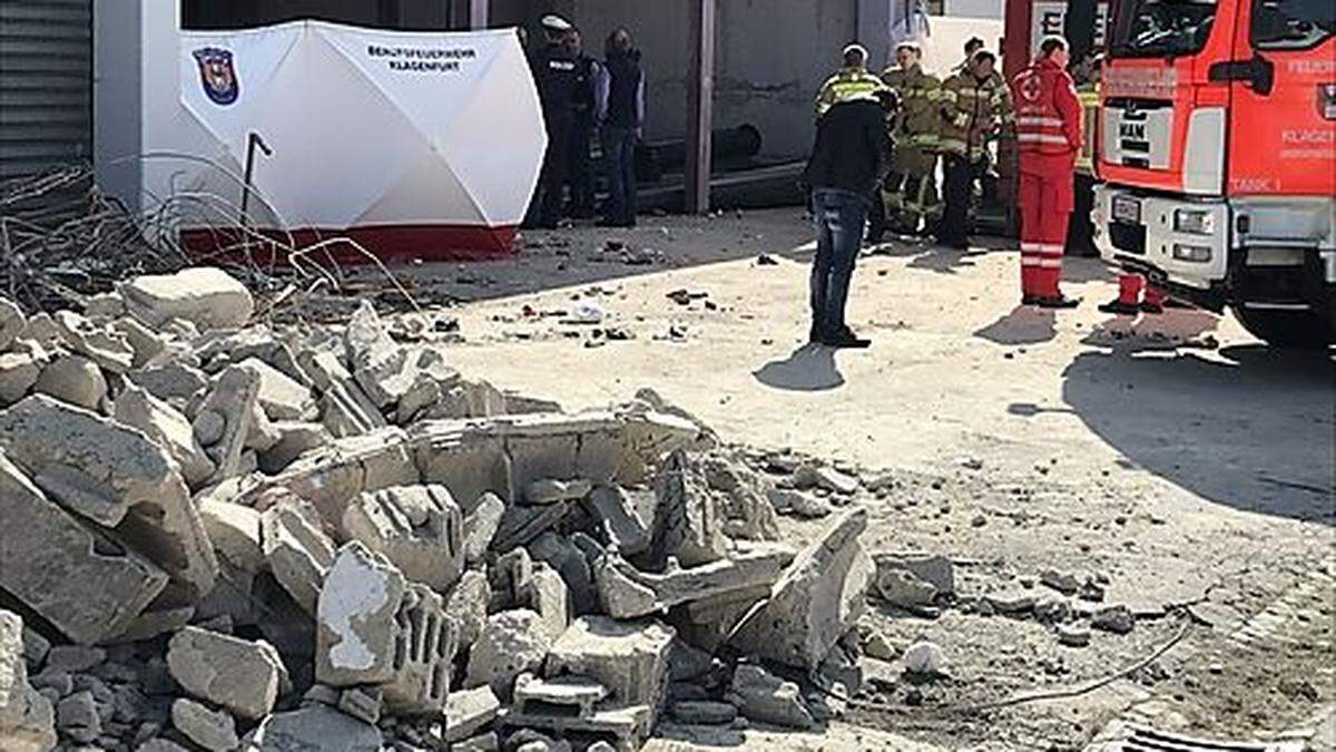 In der Lagerhalle ereignete sich der tragische Arbeitsunfall. Eine Mauer stürzte ein, ein Mann starb