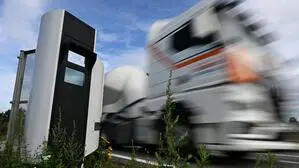 Ein Verkehrsabschnitt mit Section Control-Überwachung (Sujetbild) 