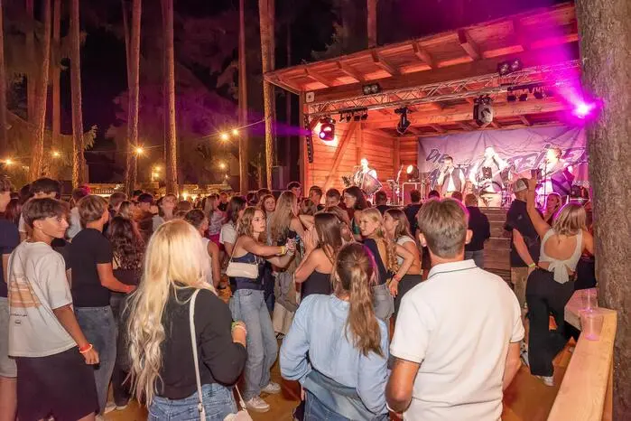 Am ersten Abend sorgten „Die Alpensteirer“ für musikalische Unterhaltung und ausgelassene Stimmung. 