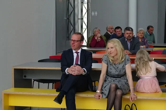 Anschließend gab es für die anwesenden Gäste, unter ihnen unter anderem Markus Poppe von der CAG-Holding, Köflachs Bürgermeister Helmut Linhart, Bezirkshauptmann Hannes Peißl, Bärnbachs Vize Ewald Bramauer und Altbürgermeister Karl Neuhauser, eine Führung durch die neue Ausstellung.