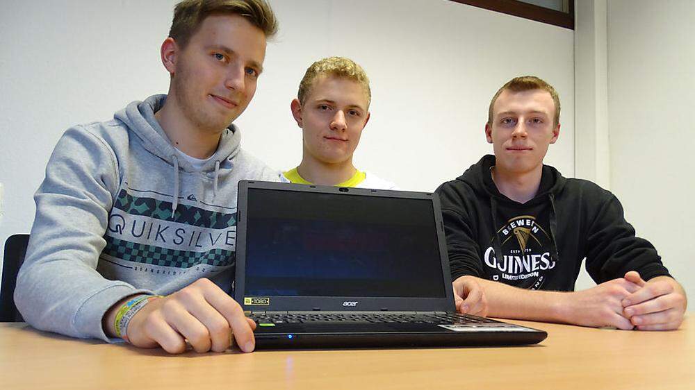 Julian Janisch, Christoph Sochor und Michael Stradner (von links) haben mit David Ritter ein Spiel entwickelt