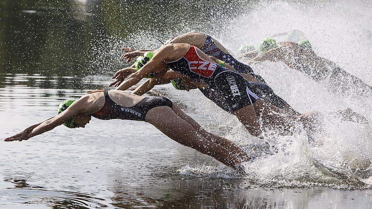 Die Schwimmstrecke ist so konzipiert, dass die Sportler teils parallel zur Promenade schwimmen 