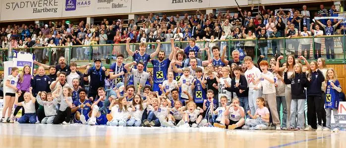 Hartbergs Volleyball-Team jubelte mit seinen Fans