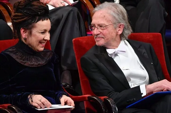 Seite an Seite, die Preisträger 2018 und 2019: Olga Tokarczuk und Peter Handke