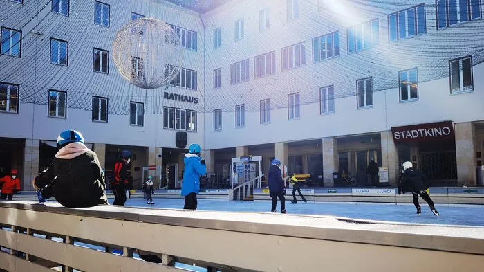 Derzeit ist das Eislaufen im Freien nur am Rathausplatz möglich